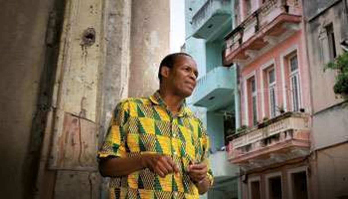 L’écrivain, qui avait quitté la Guinée de Sékou Touré, est revenu s’installer au pays. © AFP