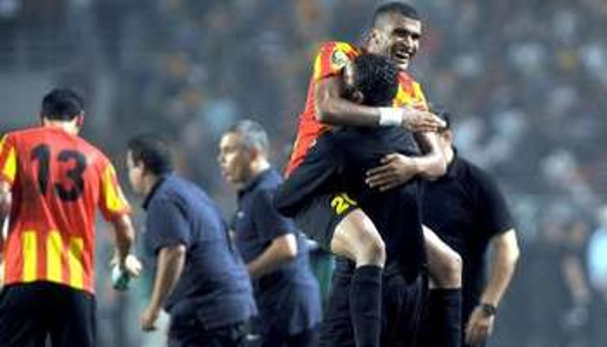 Le défenseur de l’Espérance Tunis Mohamed Ben Mansour fête son but inscrit en demi-finale de la L © AFP