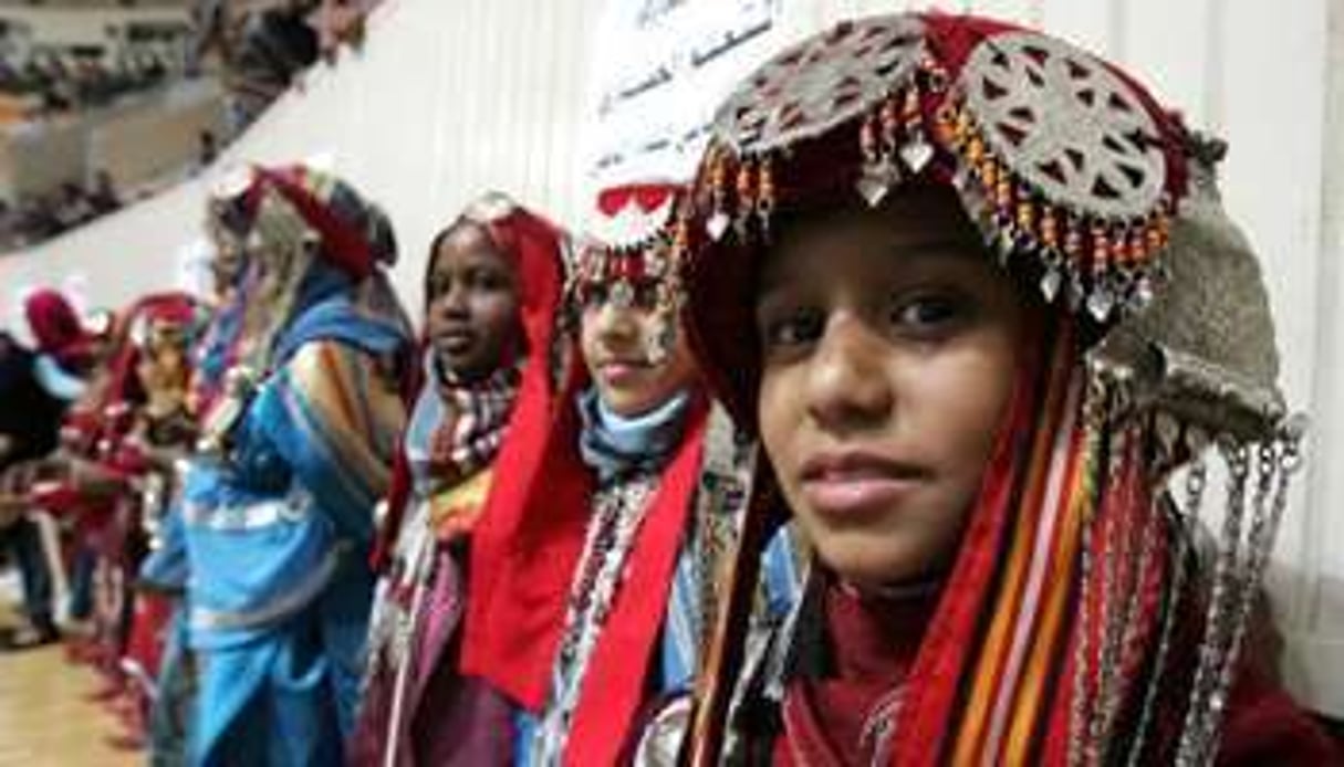 Des jeunes Libyennes en costume national le 23 octobre 2012 à Benghazi. © AFP