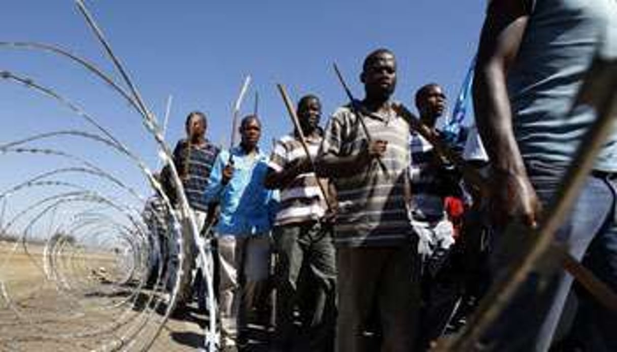 Quelque 32 000 mineurs sud-africains étaient menacés de licenciement. © Reuters