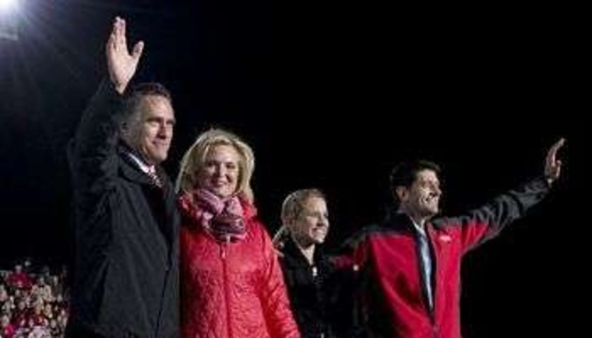Mitt Romney et sa femme Ann, Paul Ryan et sa femme Jenna, lors d’un meeting dans l’Ohio. © AFP