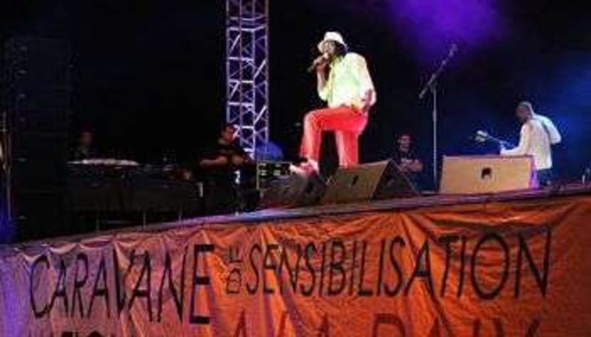 Le chanteur ivoirien Alpha Blondy sur scène à Abidjan le 3 novembre 2012. © AFP