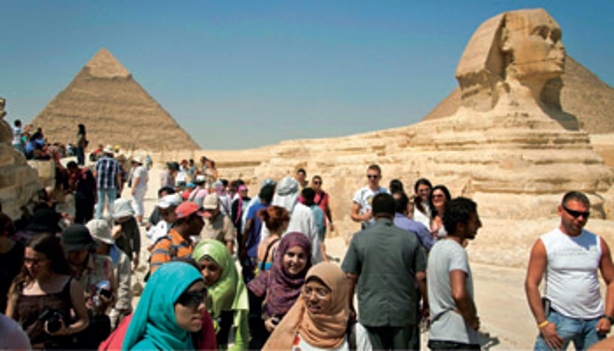 Le tourisme (ici en Égypte) doit monter en gamme pour générer plus de valeur ajoutée. © Khalil Hamra/AP/SIPA