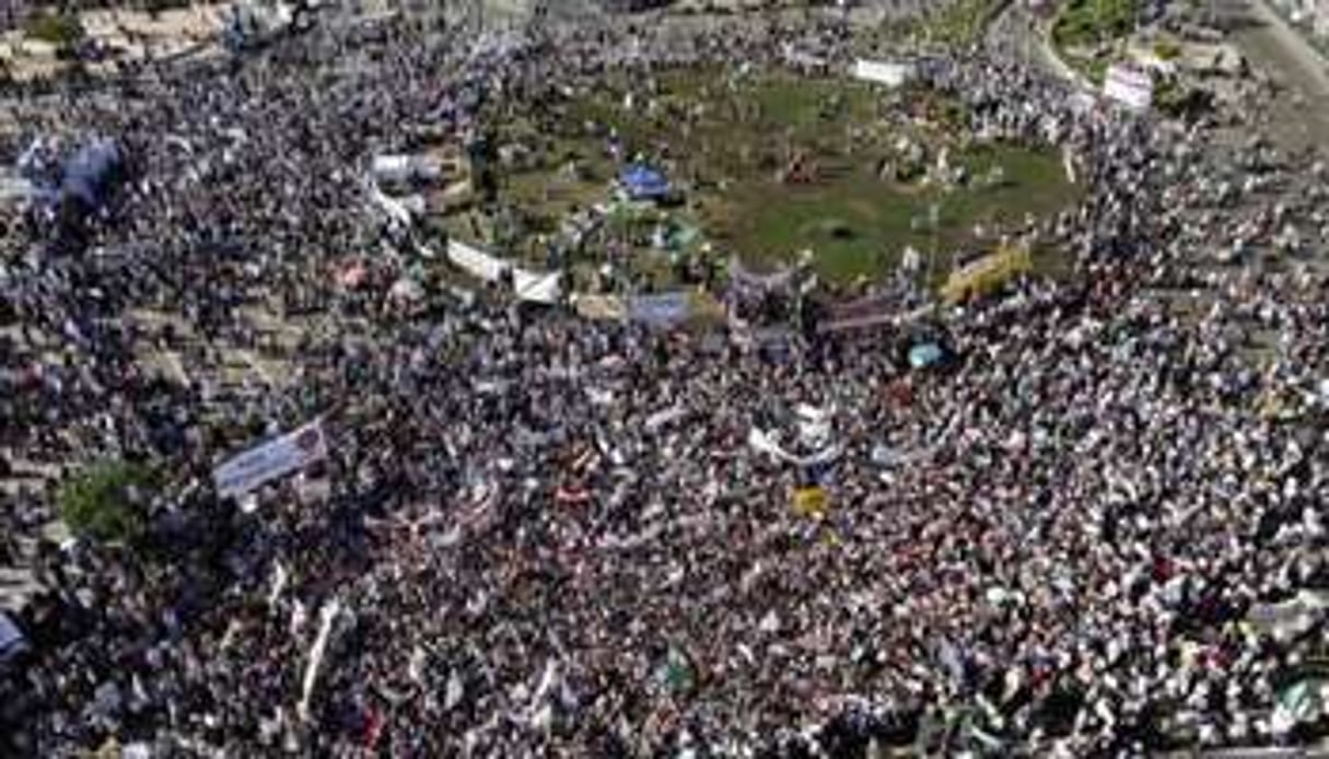 Des salafistes rassemblés sur la place Tahrir du Caire, le 9 novembre 2012. © AFP