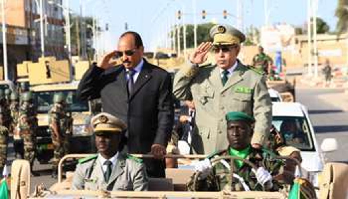 Au côté du chef de l’État, le 25 novembre 2011 à Nouakchott. © AMI