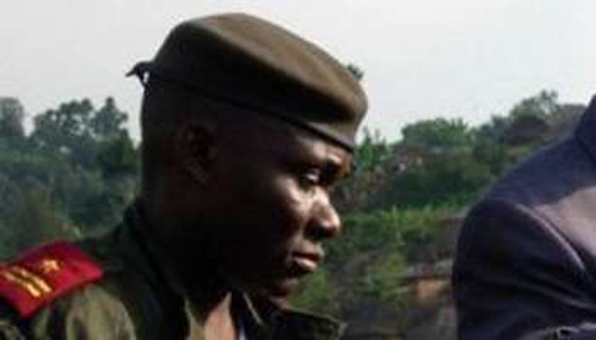 Le général Gabriel Amisi, le 20 décembre 2004 dans la Province du Nord-Kivu à Kanyabayonga. © AFP