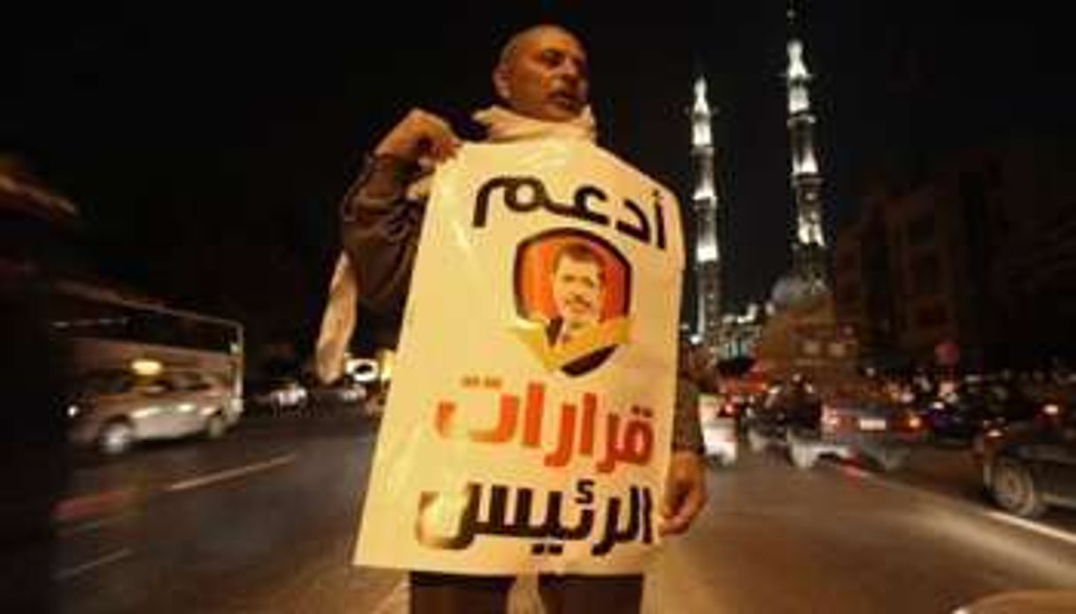 Un partisan du président égyptien Mohamed Morsi, le 9 décembre 2012 au Caire. © AFP/Patrick Baz