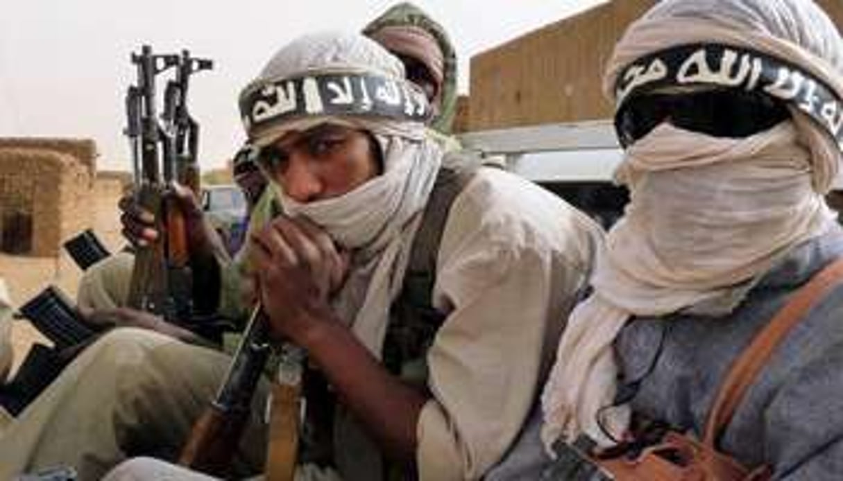 Des combattants islamistes d’Ansar Eddine à Tombouctou. © Reuters