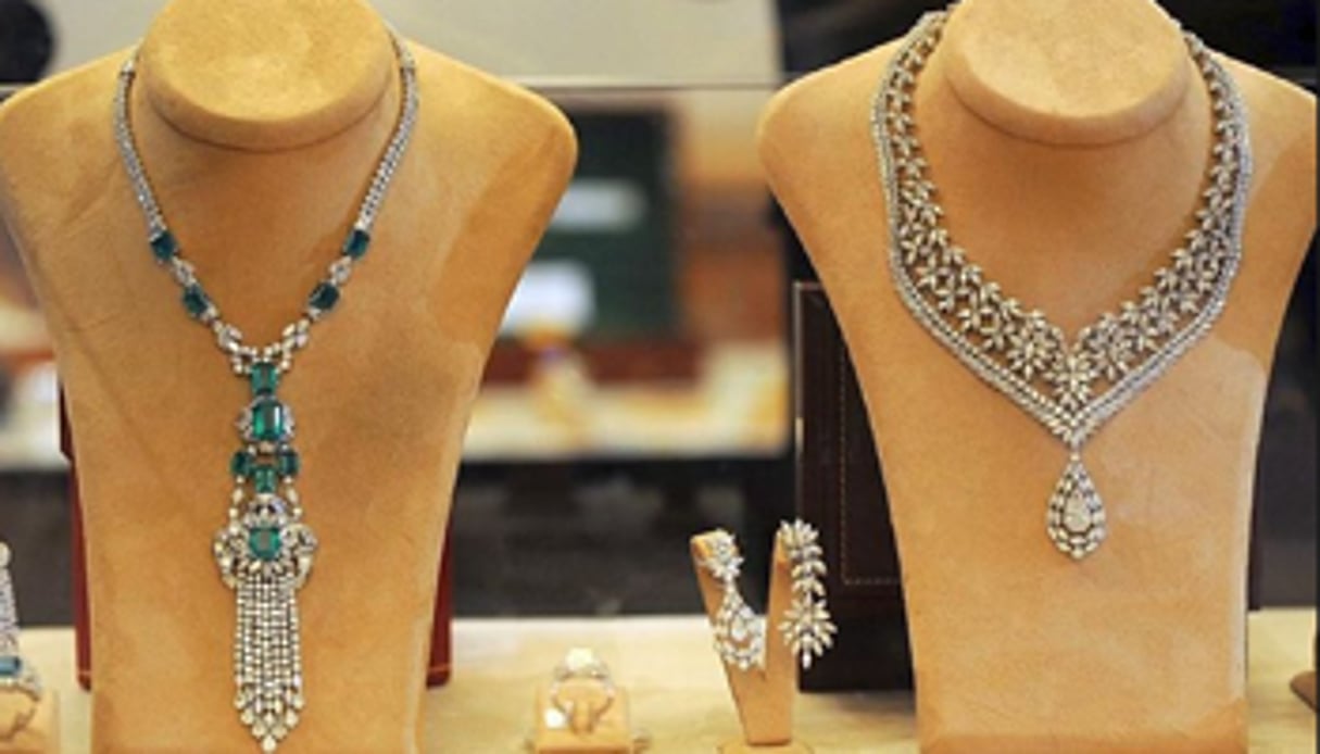 Environ 300 bijoux sont en vente, dont les parures de Leïla Trabelsi. © AFP
