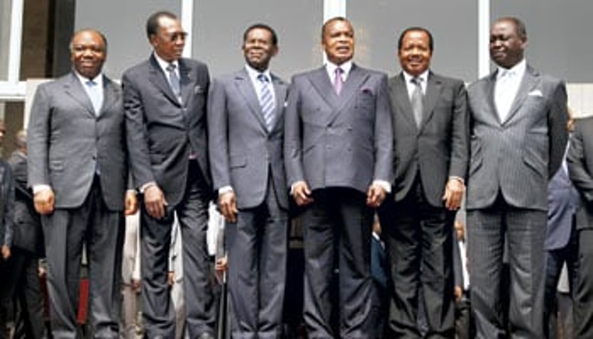 Conférence des chefs d’État de la Cemac (en juillet, à Brazzaville). La délicate question de la fusion des Bourses de Douala et de Libreville a été une nouvelle fois reportée… © Baudouin Mouanda/JA