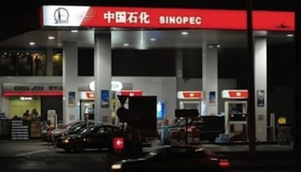 Le groupe français Total emporte la palme de la plus grosse opération de l’année avec la cession d’actifs au Nigeria à une filiale de Sinopec pour environ 2,5 milliards de dollars. © AFP