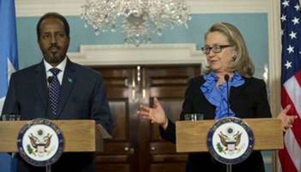 Hassan Cheikh Mohamoud et Hillary Clinton, le 17 janvier 2013 à Washington. © AFP