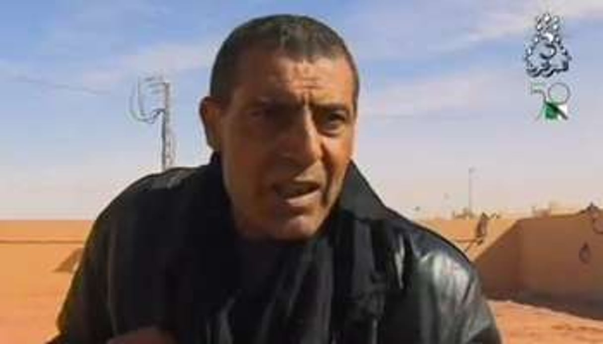 Un otage libéré témoigne à la télévision algérienne. © Capture d’écran/Youtube/ENTV