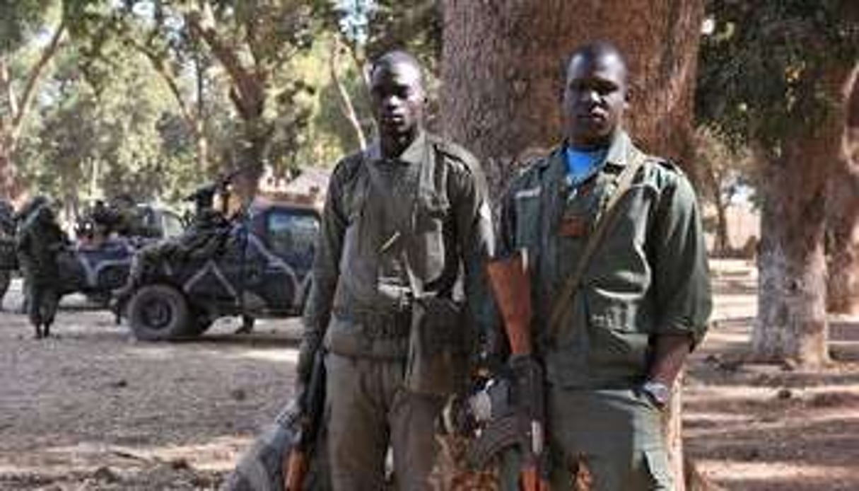 Des soldats maliens à Niono, le 19 janvier 2013. © AFP