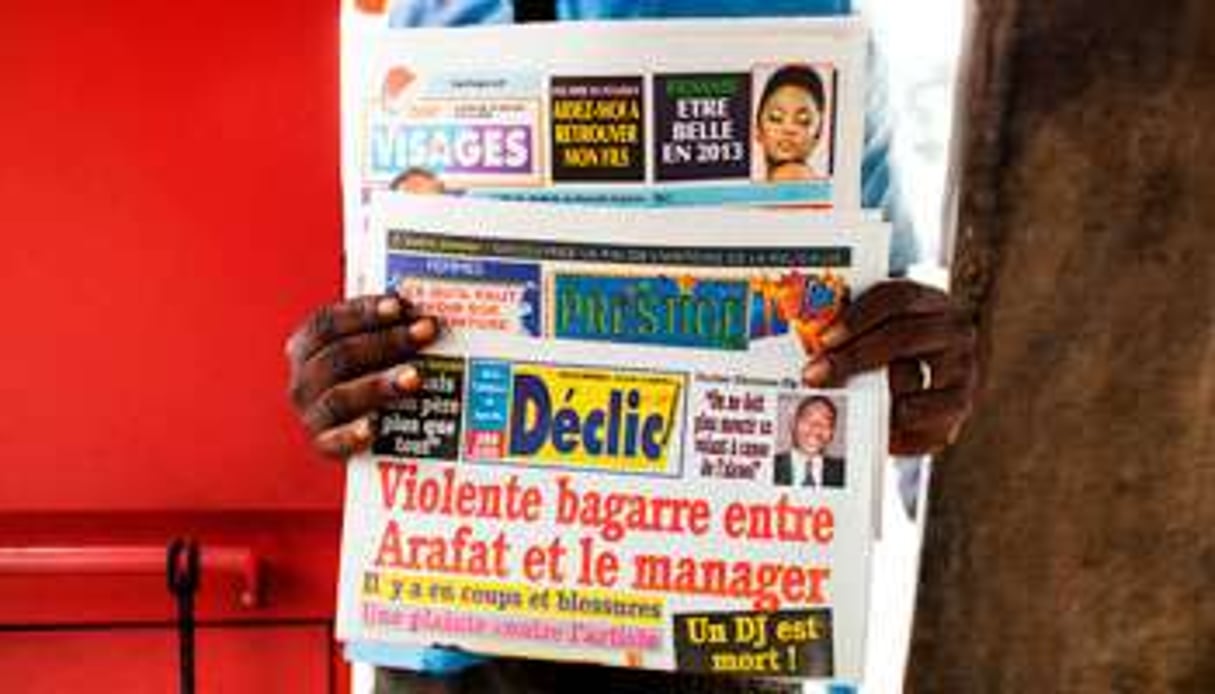 À Abidjan, cinq hebdomadaires et un mensuel se partagent le marché. © Camille Millerand / J.A.
