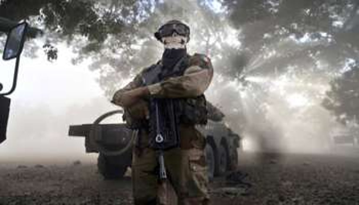 La photo d’un soldat français portant un foulard à tête de mort a créé une vive polémqiue. © Issouf Sanogo/AFP
