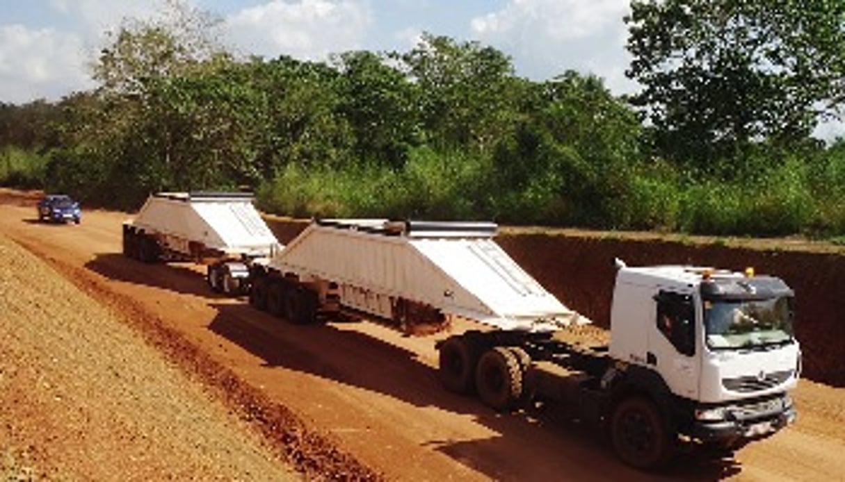 Bolloré Africa Logistics assure la logistique du site de Marampa (Sierra Leone) sur un axe de 45 km. © BAL