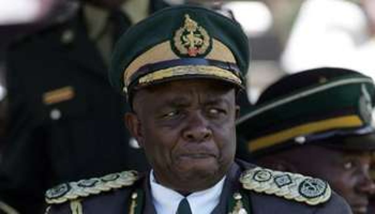 Le Commissaire des prisons, Paradzai Zimondi, à Harare, au Zimbabwe. © AFP