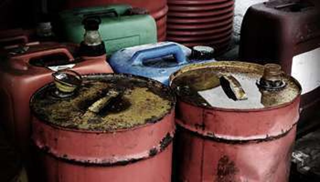 Des centaines de litres de carburant entrent chaque jour illégalement en Tunisie. © DR