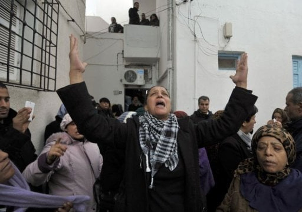 A Tunis, la police tire des gaz lacrymogènes sur des manifestants © AFP