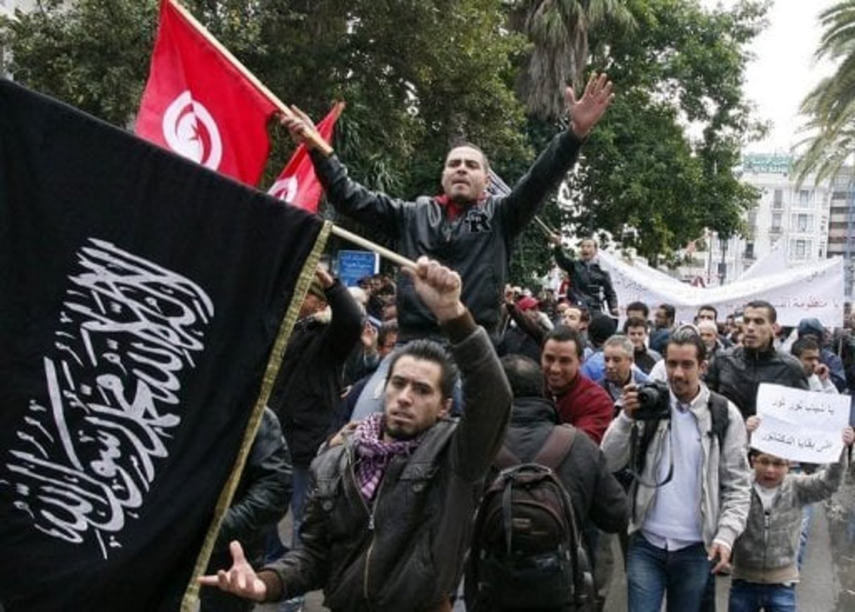 Tunisie: les islamistes d’Ennahda appellent à manifester à Tunis © AFP