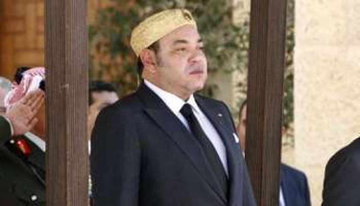 Le roi du Maroc Mohammed VI (g), le 18 octobre 2012 à Amman en Jordanie. © AFP
