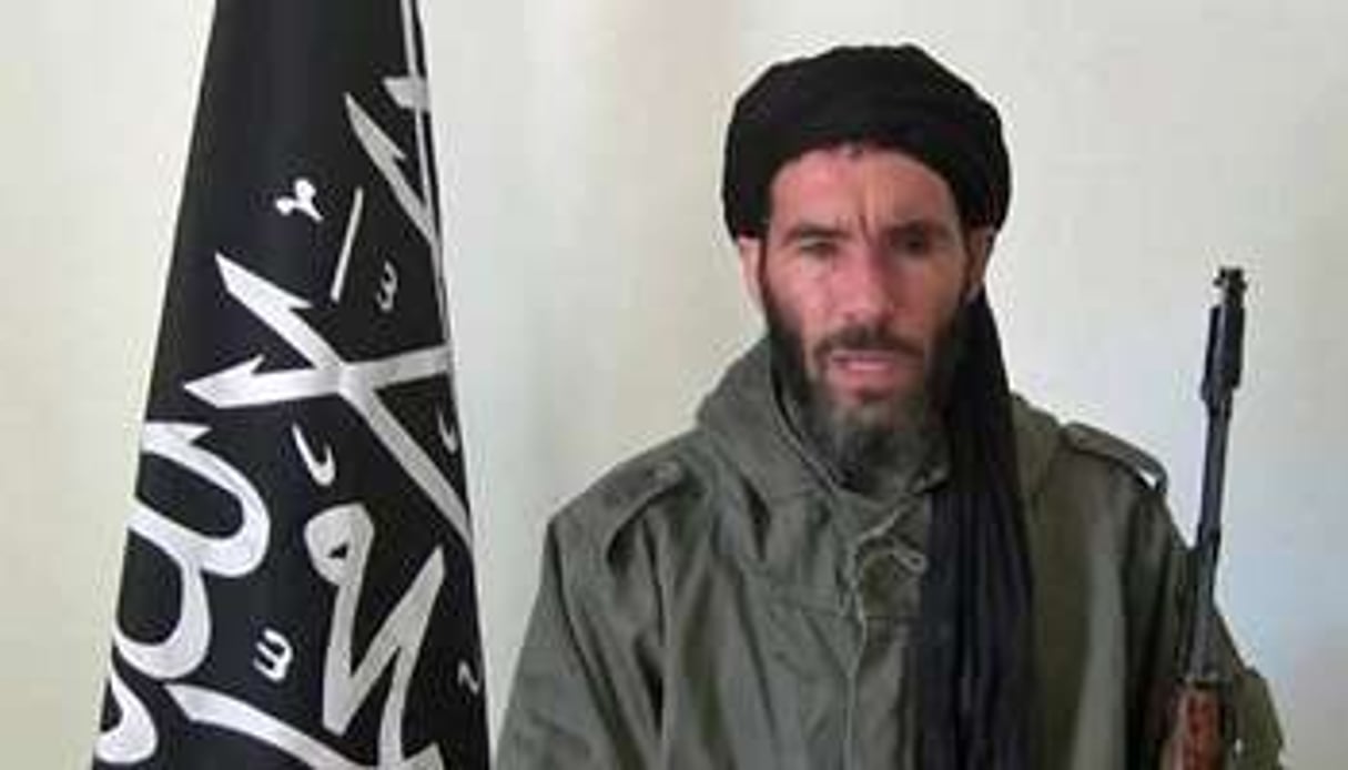 Une capture d’écran non datée d’une vidéo où apparaît le chef jihadiste Mokhtar Belmokhtar. © ANI/AFP/Archives