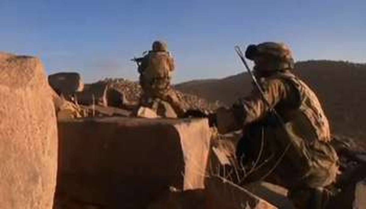 Des militaires français dans l’Adrar des Ifoghas. © Capture d’écran/Youtube