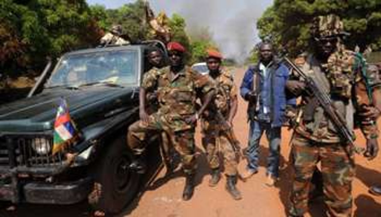 Des membres de la Séléka, près de Damara le 10 janvier. © AFP/Sia Kambou