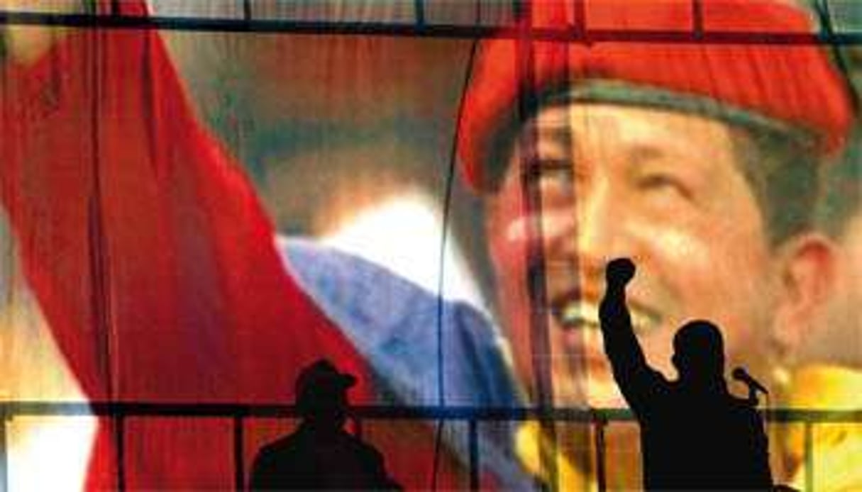 Cinquième anniversaire de l’arrivée de Chávez au pouvoir, 6 décembre 2003, à Caracas © AFP