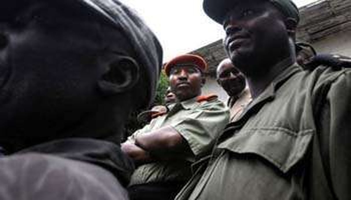 Le général rebelle congolais Bosco Ntaganda au milieu de ses hommes. © AFP