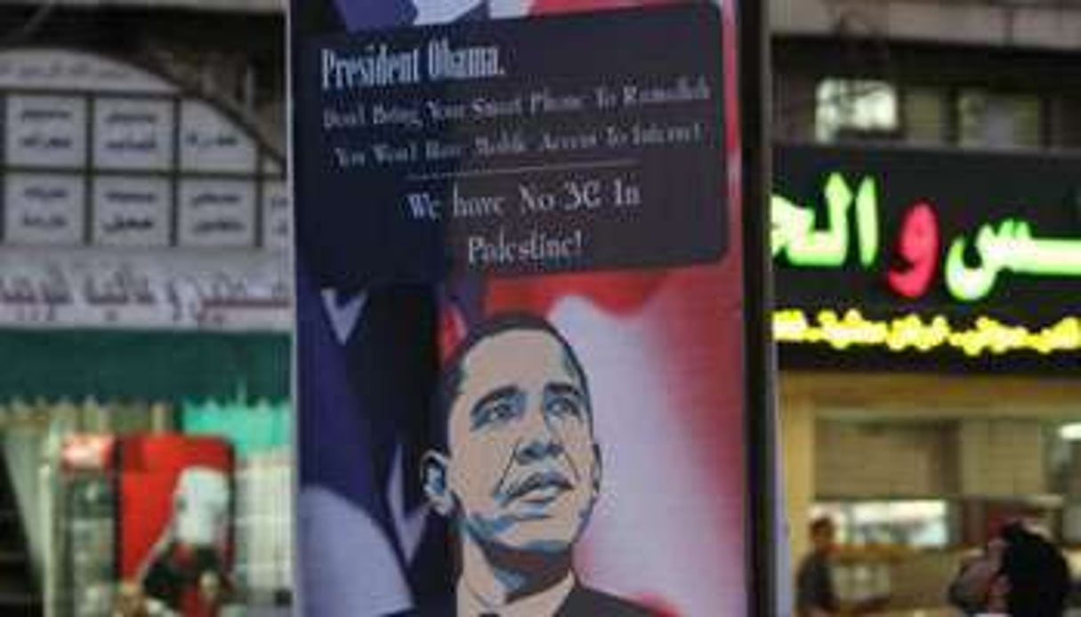 Une affiche représentant Barack Obama à Ramallah. © AFP