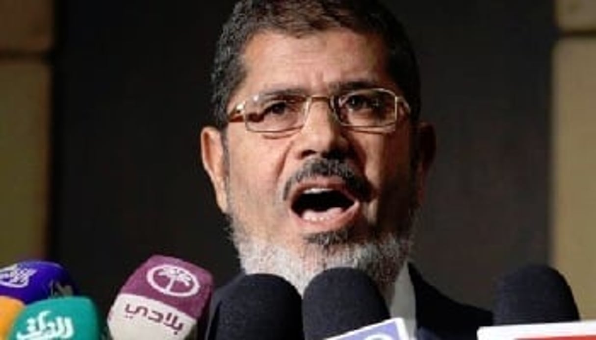 Les critiques accusent Mohamed Morsi de faire plus pour la cause des Frères musulmans que pour améliorer le quotidien des populations. © AFP
