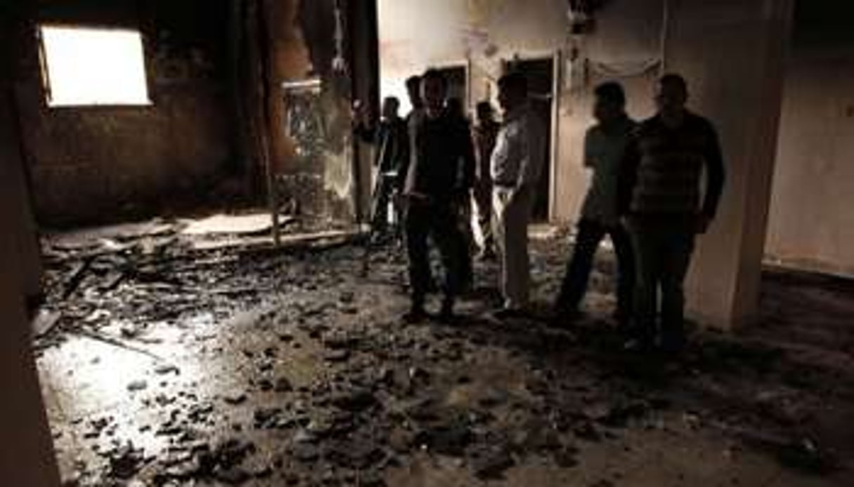 Une pièce ravagée lors d’affrontements confessionnels dans le gouvernorat de Qalyoubia, le 6 avril © AFP