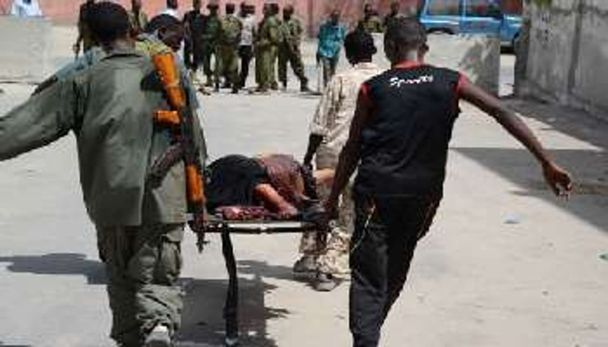 Des policiers à Mogadiscio, le 14 avril 2013. © AFP /Mohamed Abdiwahab