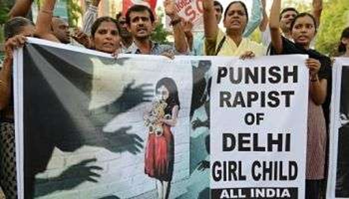 Des manifestants à Ahmedabad contre le viol d’une fillette de 5 ans à New Delhi, le 20 avril 2013. © AFP