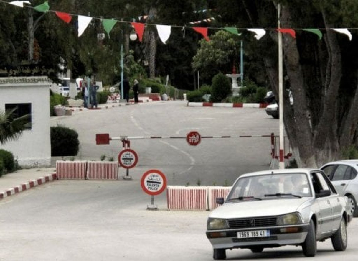 Algérie: aux frontières, un trafic fructueux d’essence avec les voisins © AFP