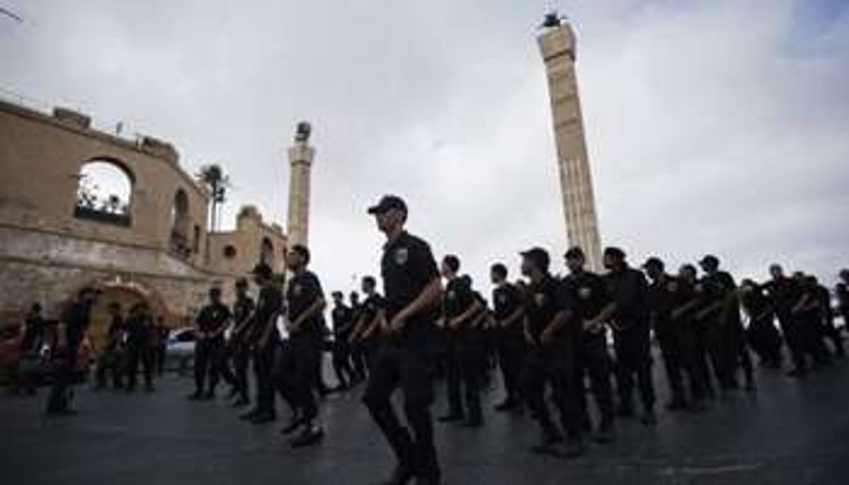 Des policiers libyens à Tripoli, le 30 mai 2012. © AFP