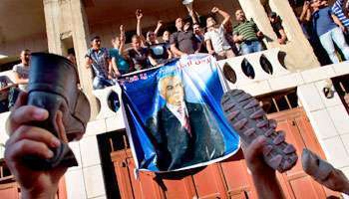 Manifestants réclamant le départ de Fayyad, le 10 septembre 2012 à Hébron. © Sipa