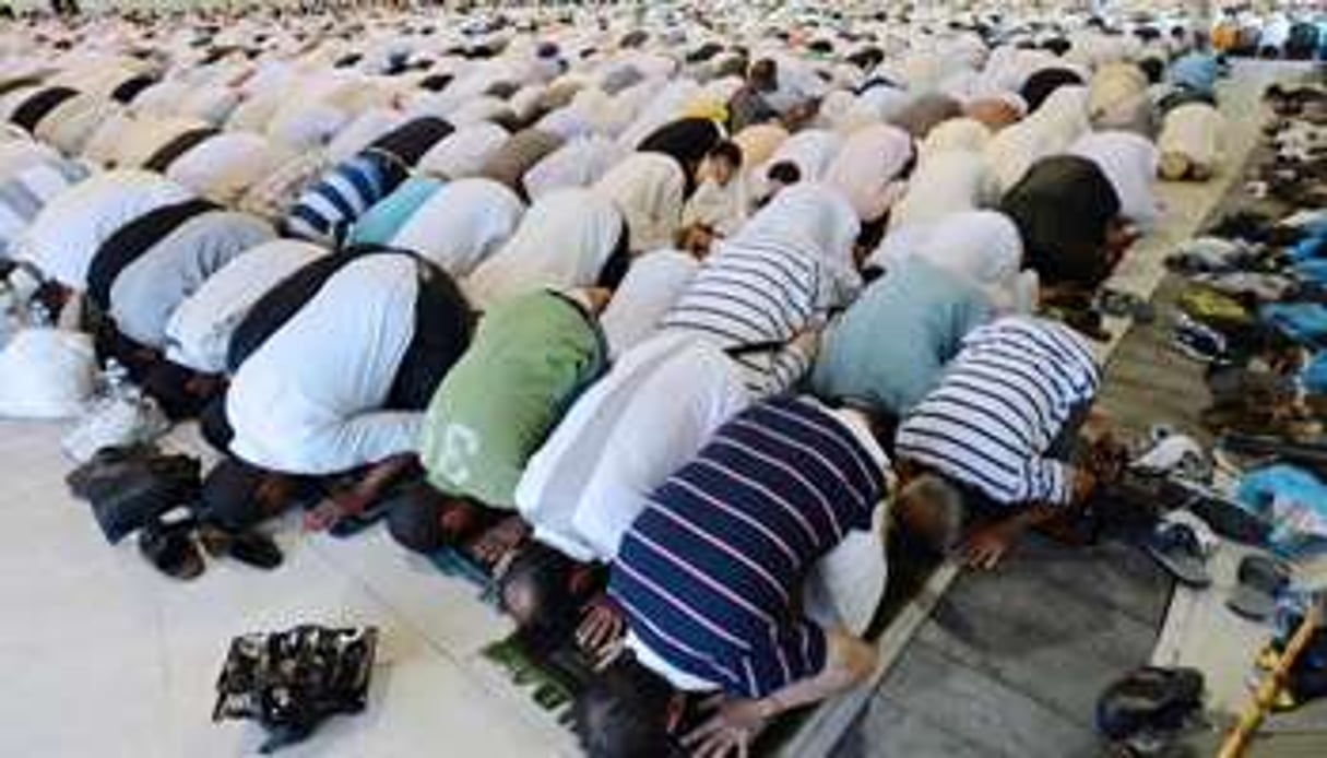 Prière de l’Aïd-el-Fitr, qui marque la fin du ramadan, le 19 août 2012 à Marseille. © Gérard Julien/AFP
