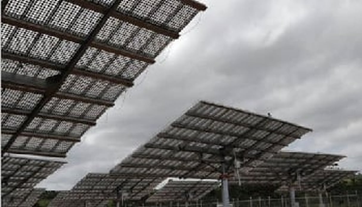 La production débutera avec la commercialisation de panneaux solaires photovoltaïque d’une plage de puissance située entre 70 W et 380 W par panneau. © AFP