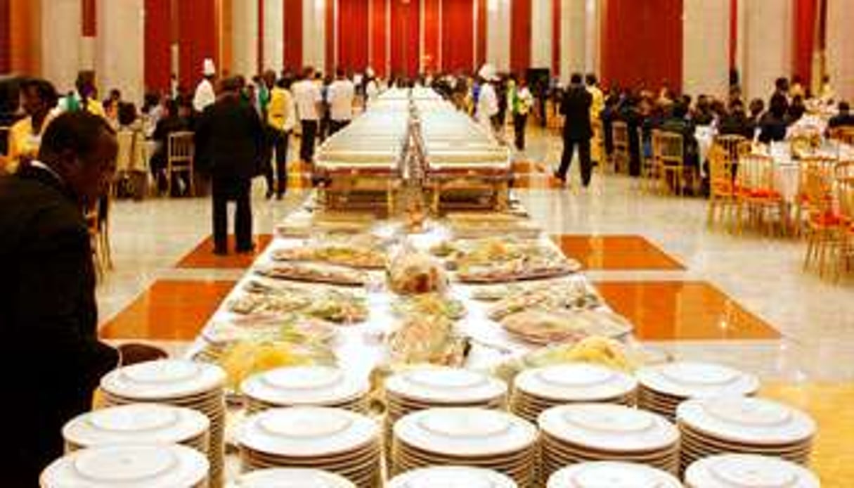 Diner officiel donné en 2007 au palais présidentiel de Libreville. © Ludovic/Rea