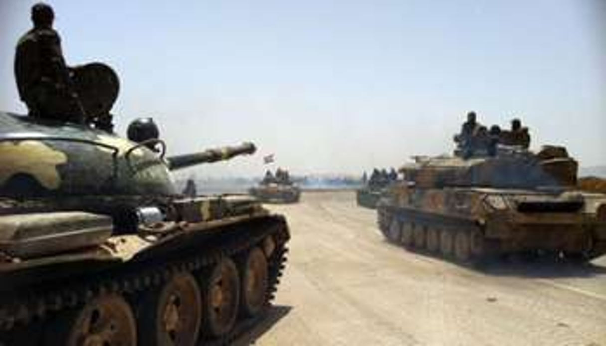 Photo prise au téléphone portable le 2 juin 2013 et montrant des tanks syriens. © AFP