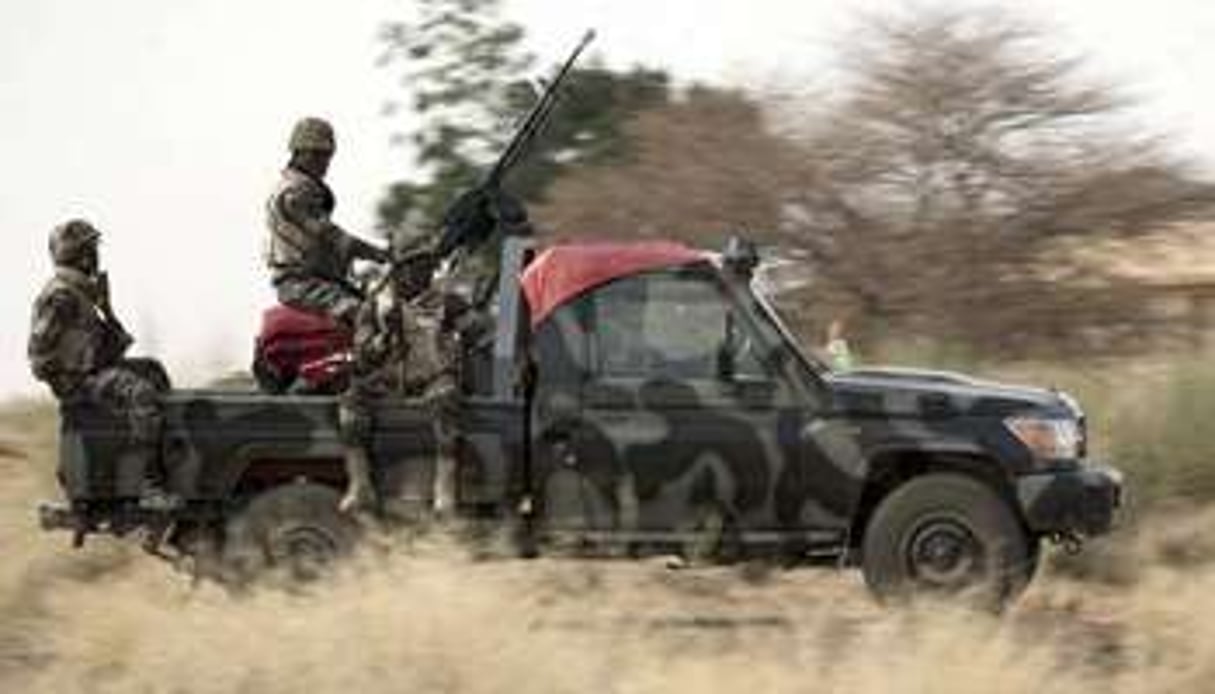 Des soldats de l’armée malienne, le 25 février 2013 près de Gao. © AFP