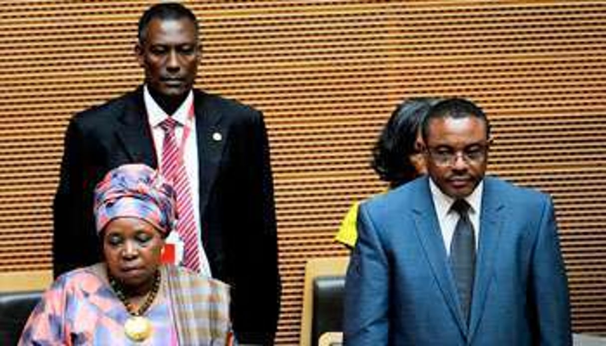 L’ex-ministre sud-africaine des Affaires étrangères et le premier ministre éthiopien. © AFP
