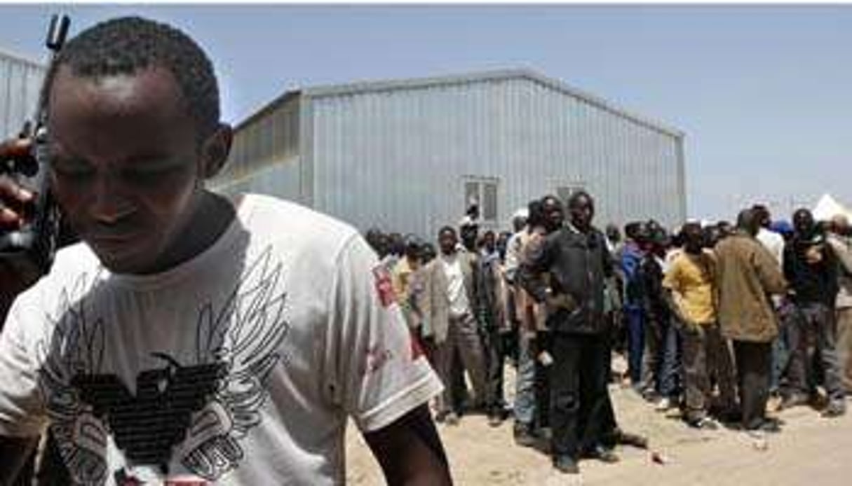 Amnesty International a recensé 5 000 réfugiés détenus dans 17 centres de détention. © AFP