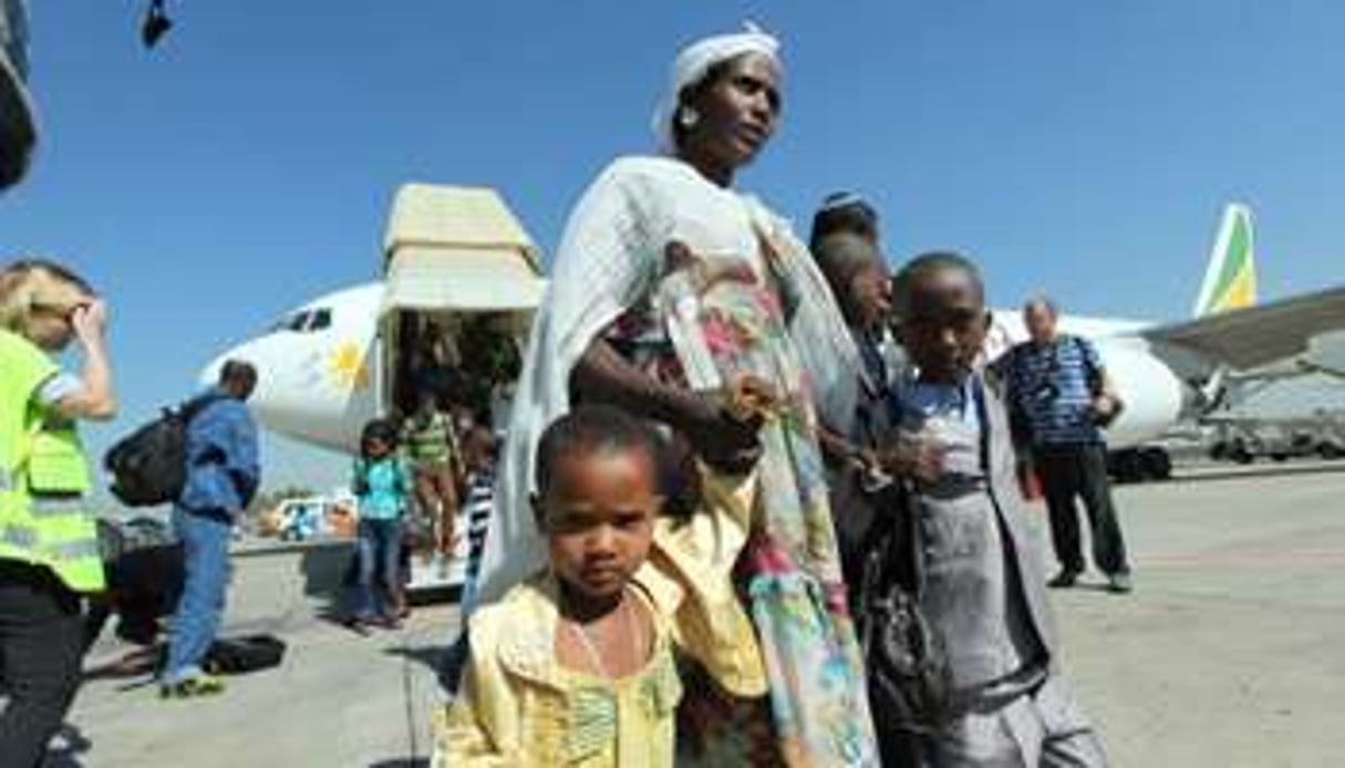 Des Juifs éthiopiens arrivant en Israël. © AFP