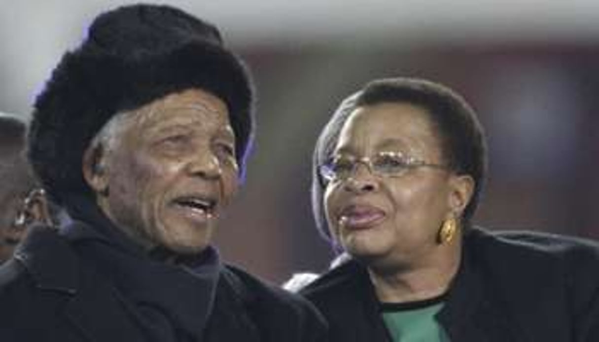 Nelson Mandela et son épouse Graça en 2010. © AFP
