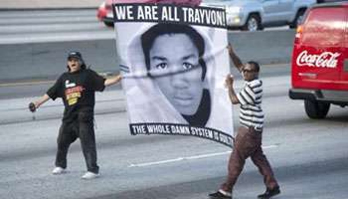 Des personnes en colère après l’acquittement de Zimmerman, le 14 juillet 2013 à Los Angeles. © AFP