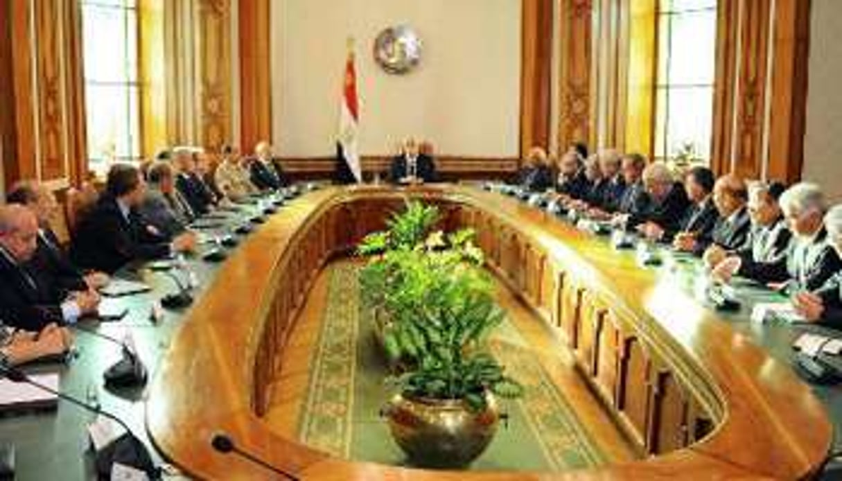 Le nouveau gouvernement égyptien, le 16 juillet au Caire. © AFP